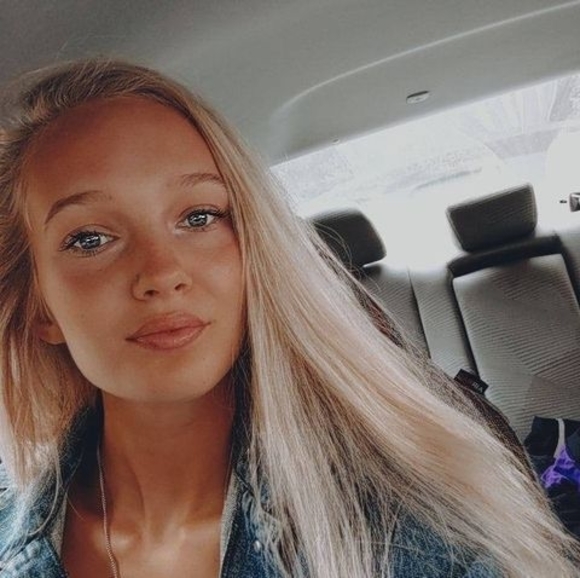 Meet your Posher, Mikayla - Picture 1 of 1